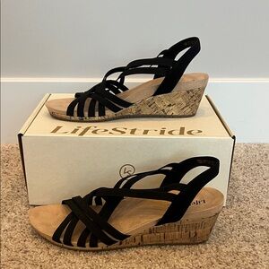 NWOT Womens LIFESTRIDE Mallory Black Wedge Sandal  Size 9